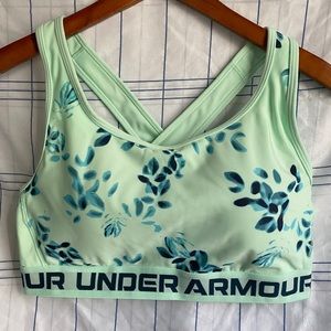 NWOT Under Armor sports bra